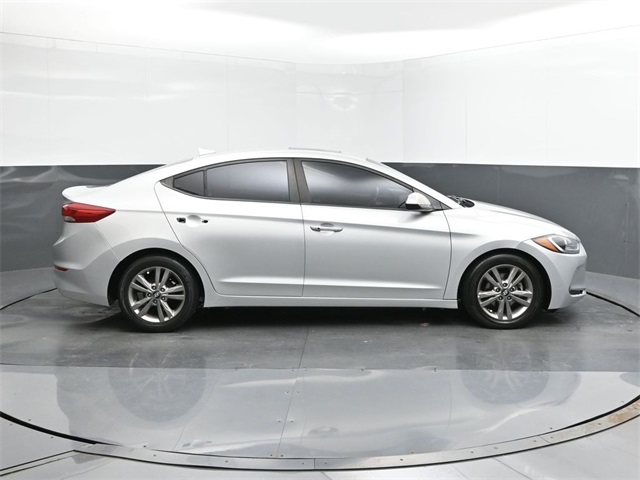 2017 Hyundai Elantra Value Edition photo 4