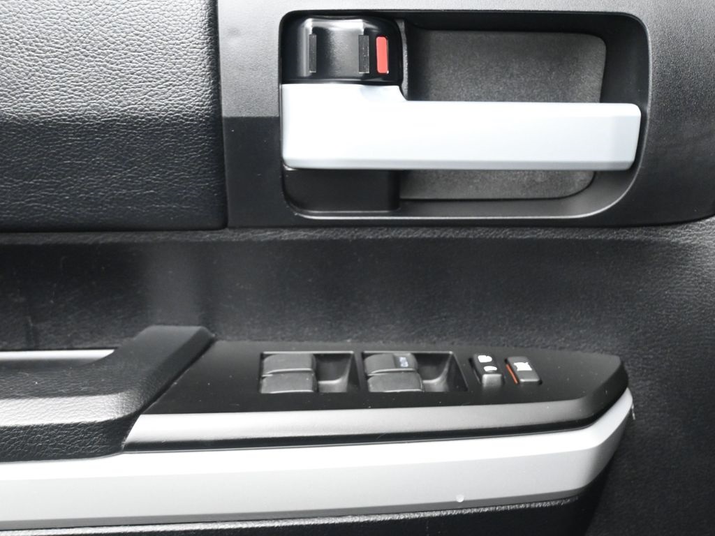 2021 Toyota Tundra SR5 photo 10