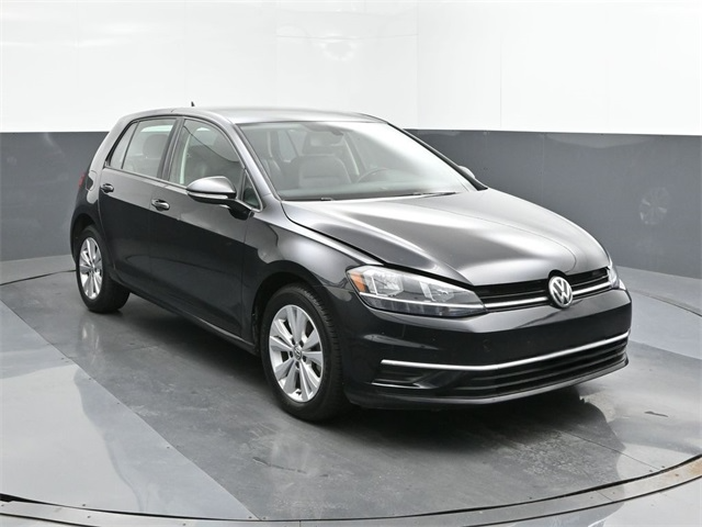 2021 Volkswagen Golf photo 3
