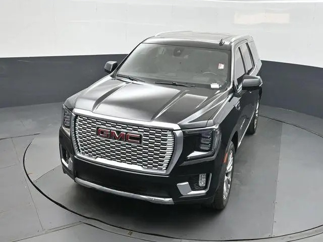 2022 GMC Yukon Denali photo 2
