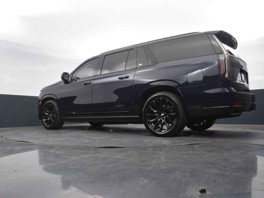 2023 Cadillac Escalade ESV Sport Platinum photo 9