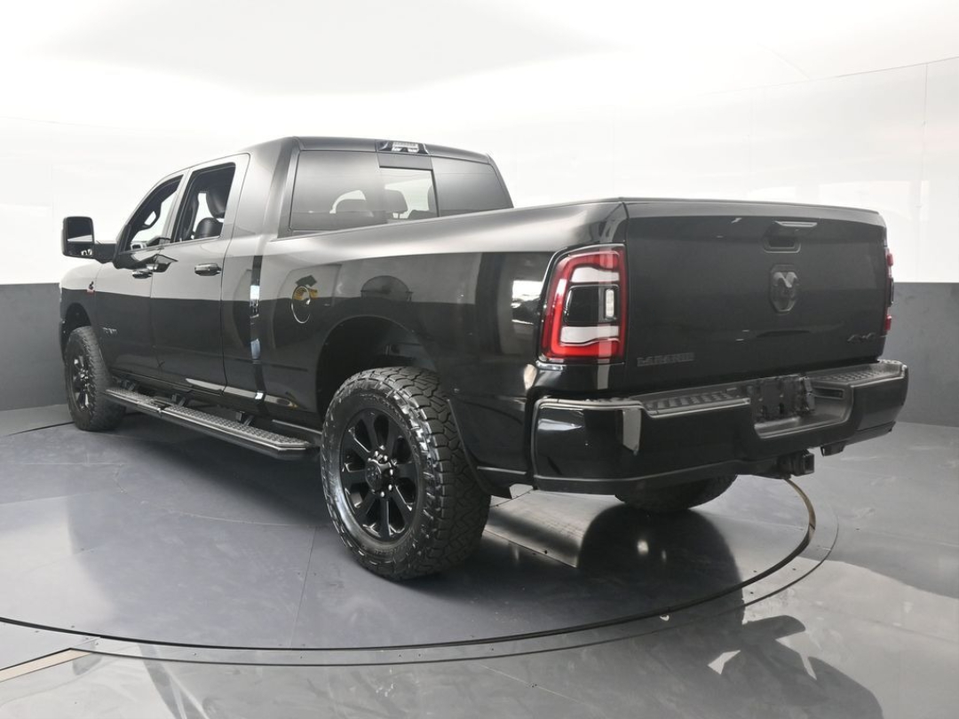 2024 Ram 3500 Laramie photo 8