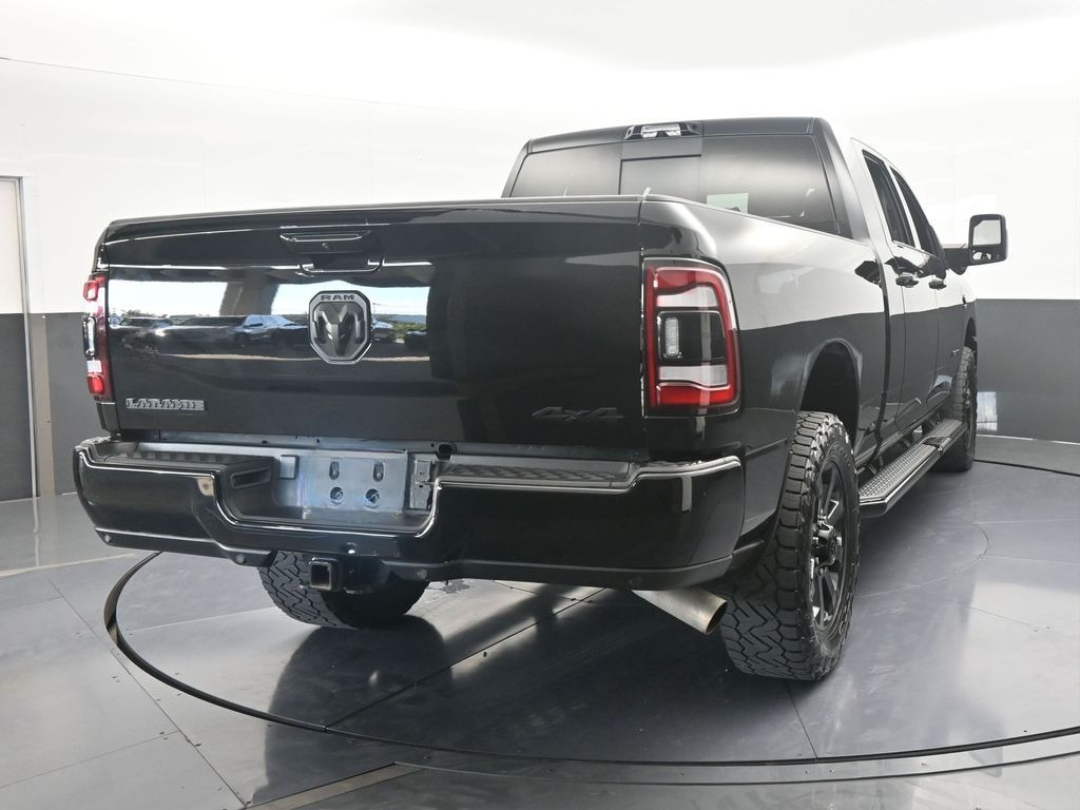 2024 Ram 3500 Laramie photo 9